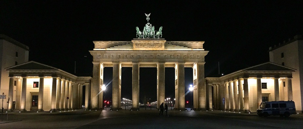 Photo of Brandenburg Gate at night